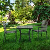 Mese și scaune de grădină